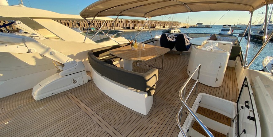 Sunseeker 82 Yacht
