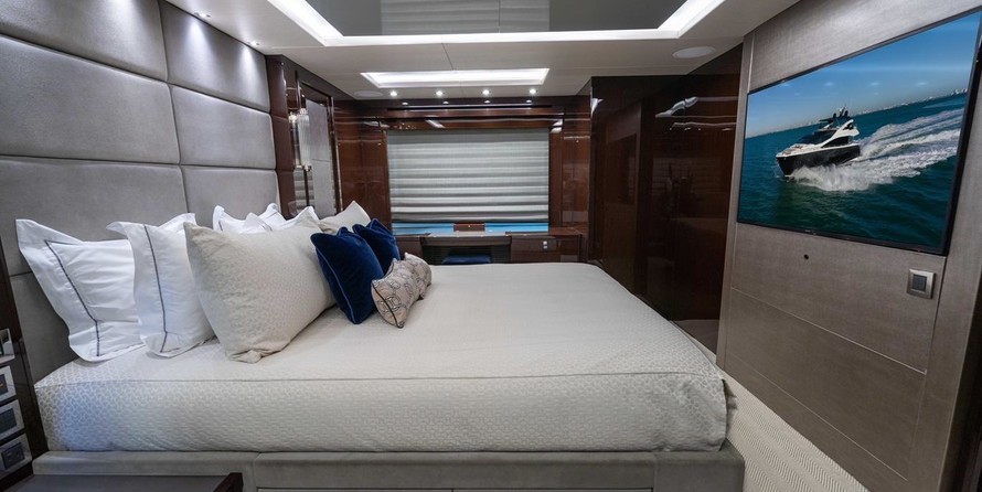 Sunseeker 86 Yacht