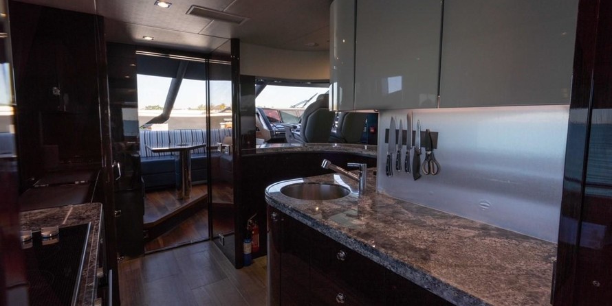 Sunseeker 86 Yacht