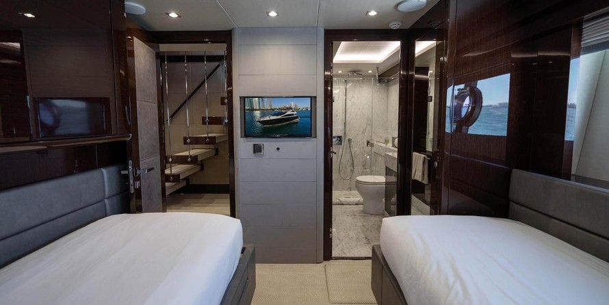 Sunseeker 86 Yacht