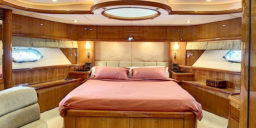 Sunseeker 82 Yacht