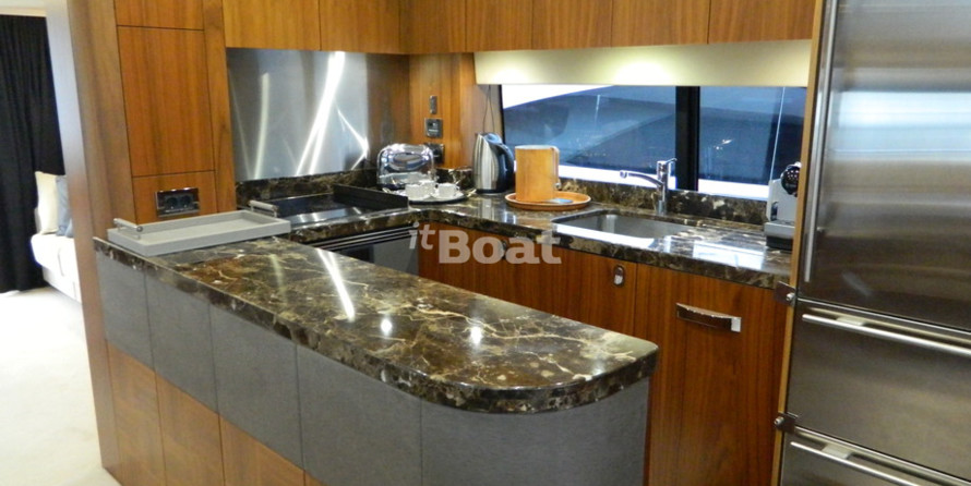 Sunseeker 75 Yacht