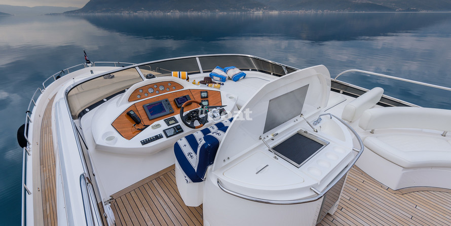Sunseeker 82 Yacht