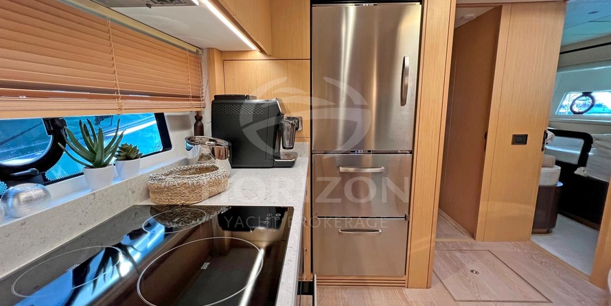 Sunseeker Predator 68