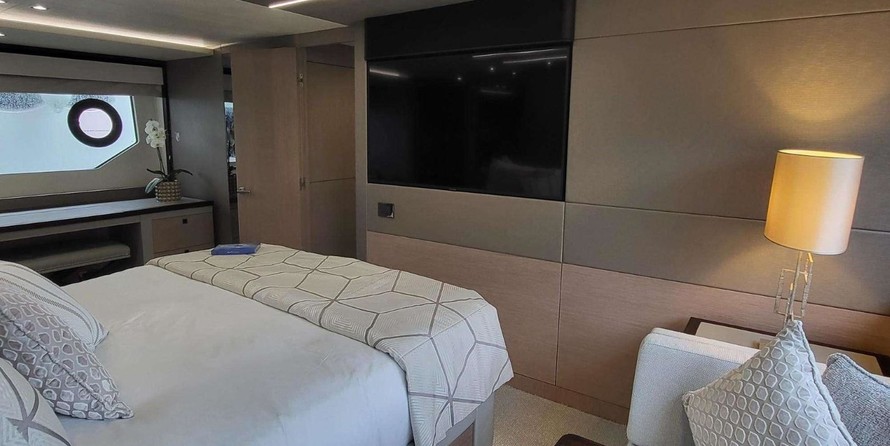 Sunseeker 76 Yacht