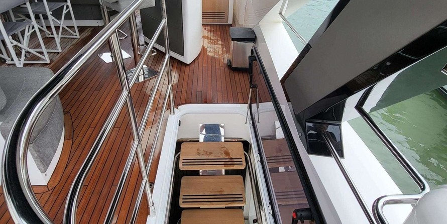 Sunseeker 76 Yacht