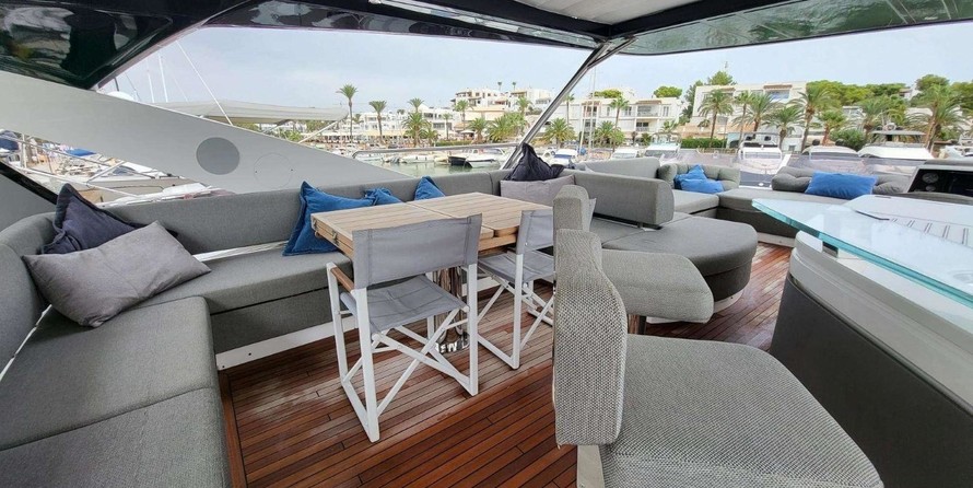Sunseeker 76 Yacht