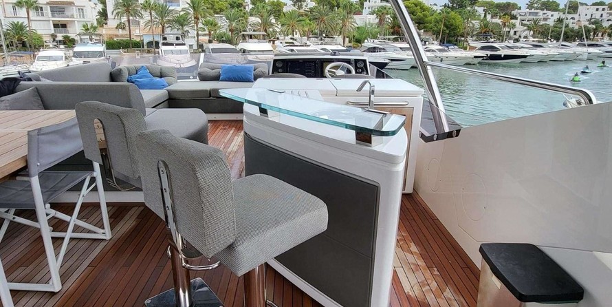 Sunseeker 76 Yacht