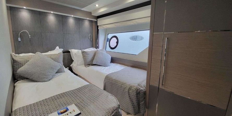 Sunseeker 76 Yacht
