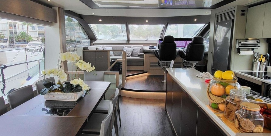Sunseeker 76 Yacht