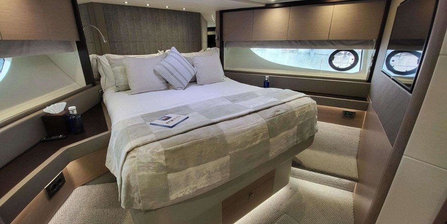 Sunseeker 76 Yacht