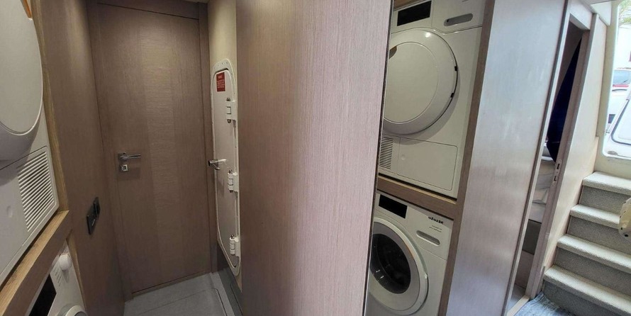 Sunseeker 76 Yacht