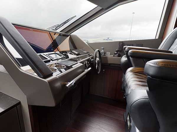 Sunseeker 88 Yacht