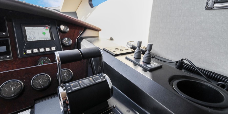 Sunseeker Predator 82