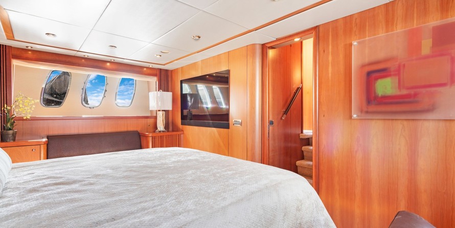 Sunseeker Predator 82