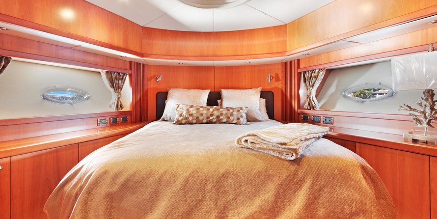 Sunseeker Predator 82