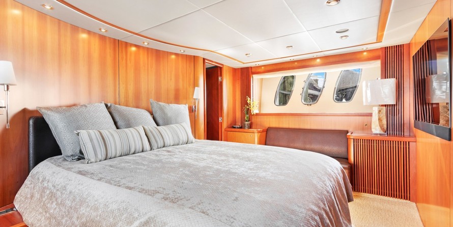 Sunseeker Predator 82