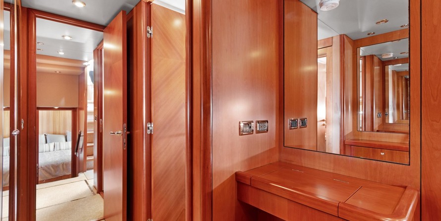 Sunseeker Predator 82