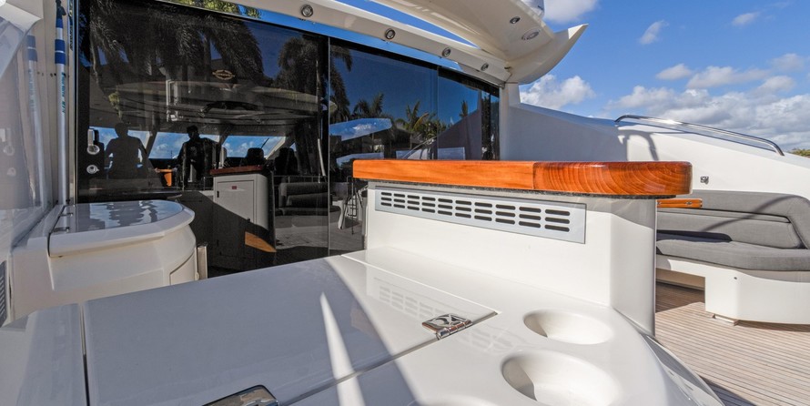 Sunseeker Predator 82