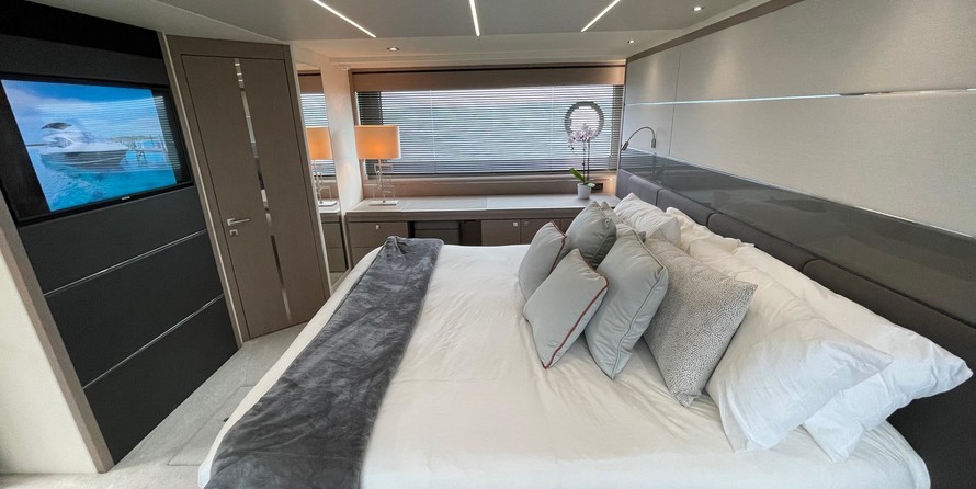 Sunseeker 74 Sport Yacht