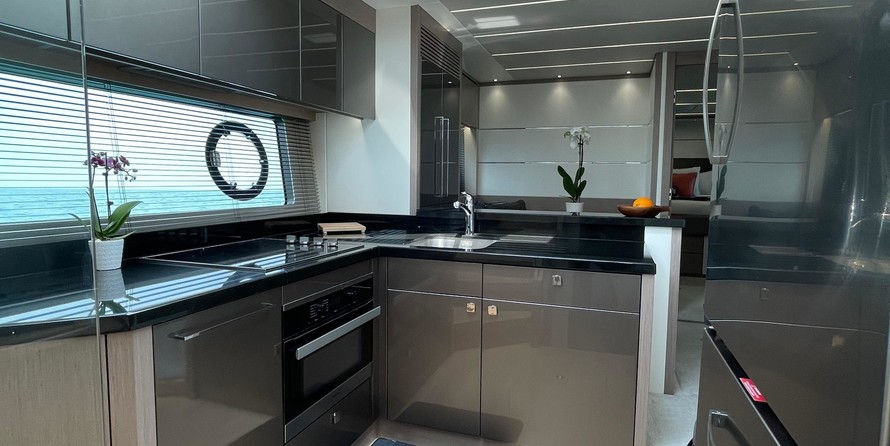 Sunseeker 74 Sport Yacht